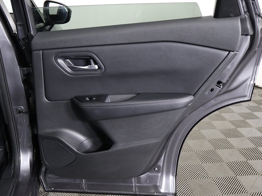 2024 Nissan Rogue SV photo 22
