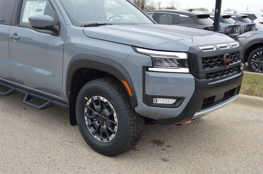 2025 Nissan Frontier Crew Cab PRO-4X photo 3