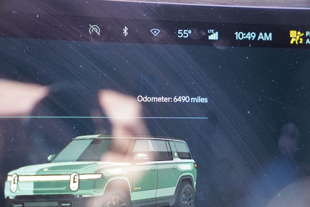 2023 Rivian R1S Adventure photo 30