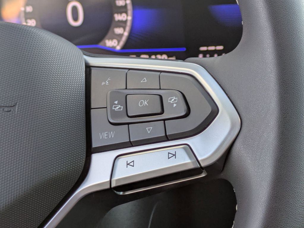 2024 Volkswagen Tiguan SE Wolfsburg Edition photo 14