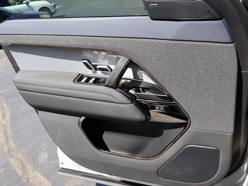 2024 Land Rover Range Rover Sport SE photo 28