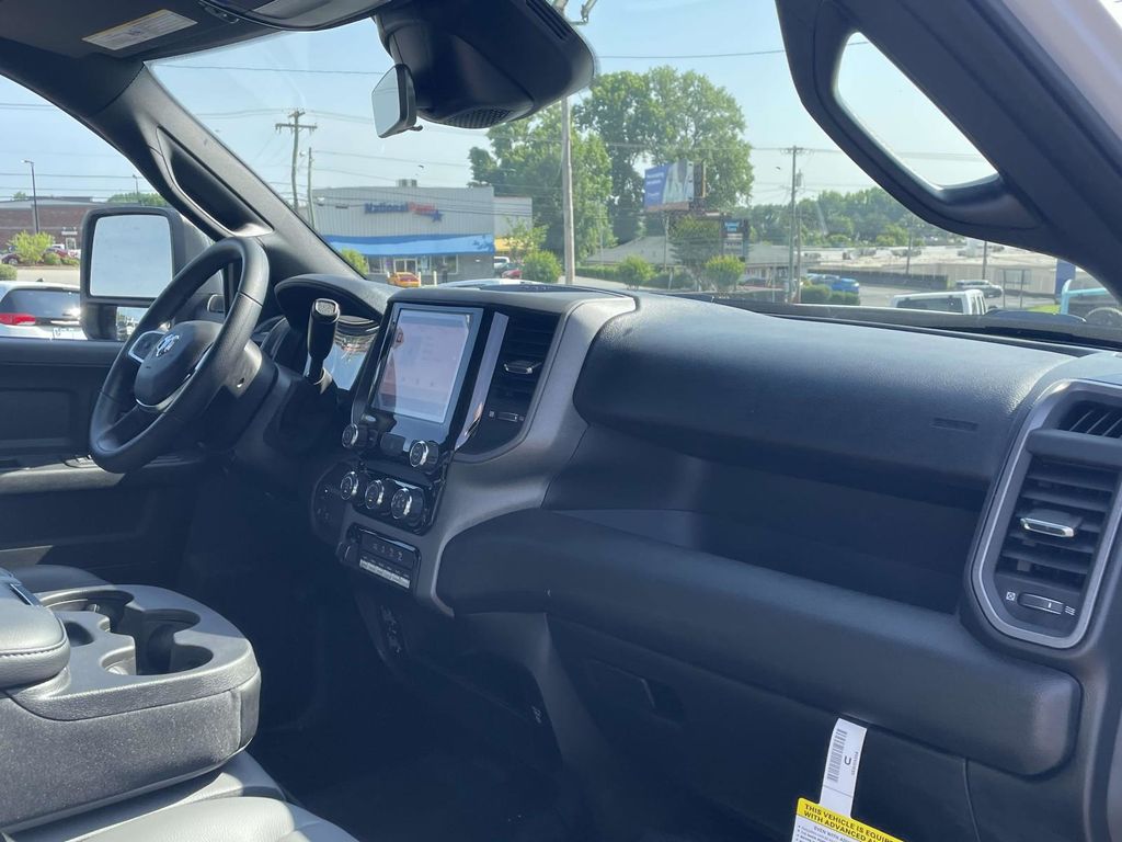 2025 Ram 2500 Tradesman photo 13