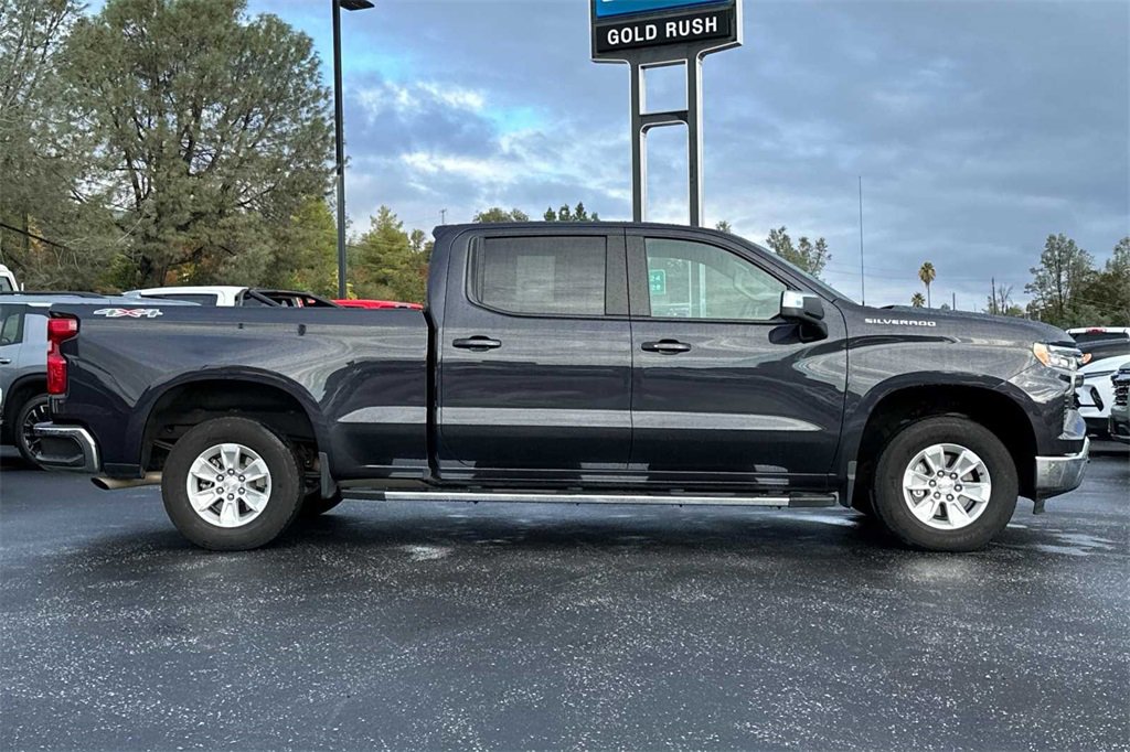 2024 Chevrolet Silverado 1500 LT photo 3