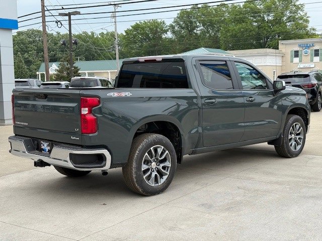 2026 Chevrolet Silverado photo 4