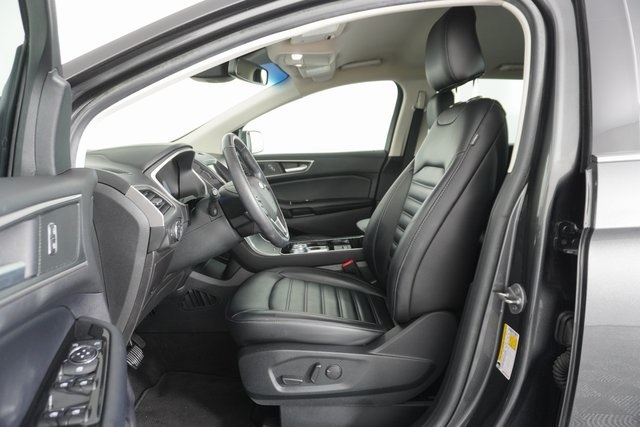 2020 Ford Edge SEL photo 17