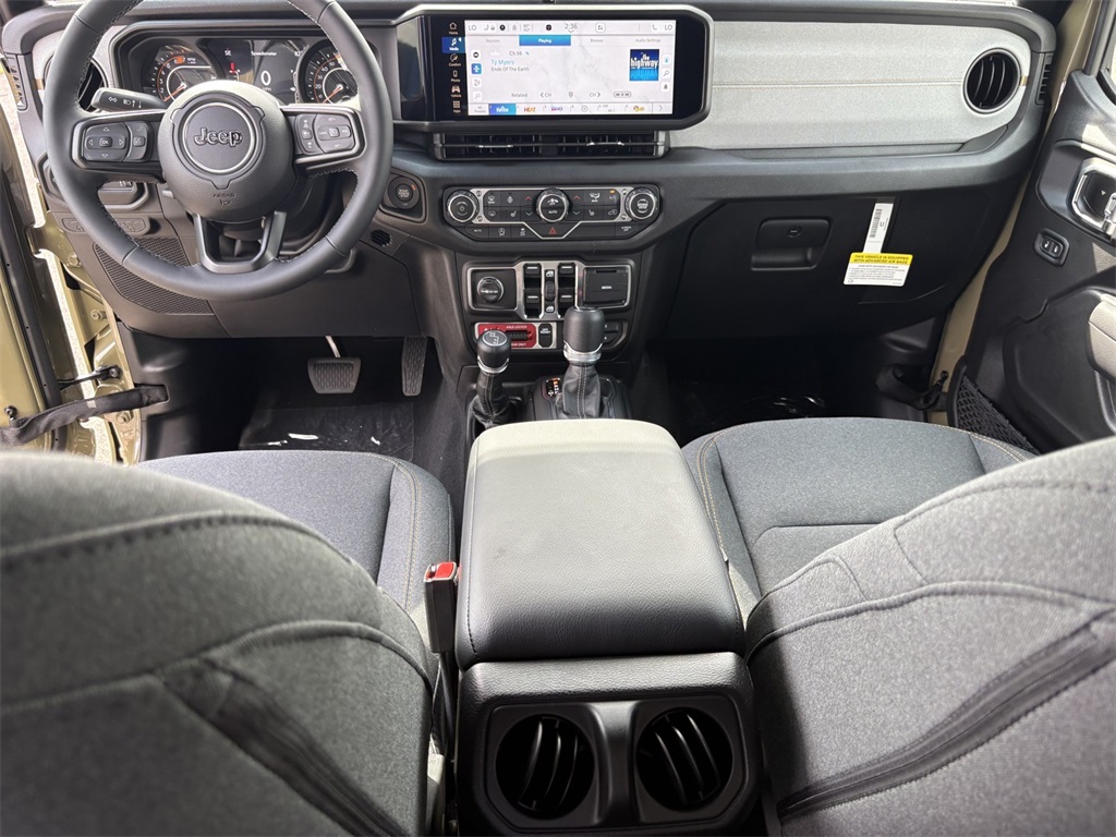 2025 Jeep Wrangler Willys photo 31