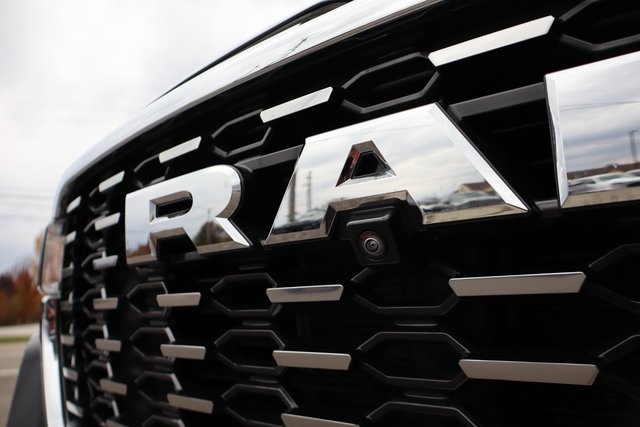 2025 Ram 1500 photo 4