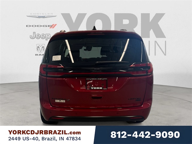 2026 Chrysler Pacifica Limited photo 4