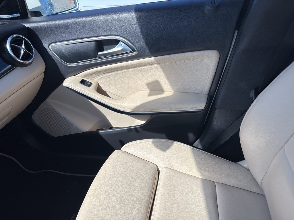 2016 Mercedes Benz CLA 250 4MATIC photo 19