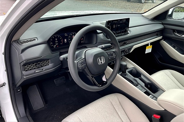 2025 Honda Accord LX photo 6
