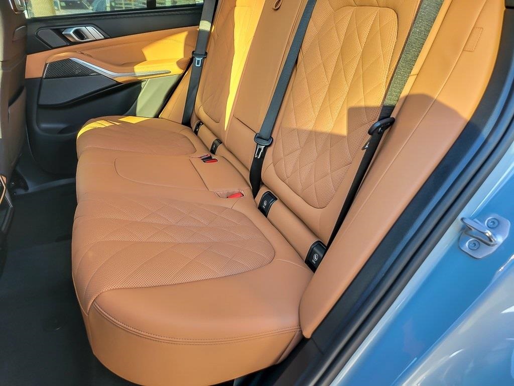 2025 BMW X5 - Image 10