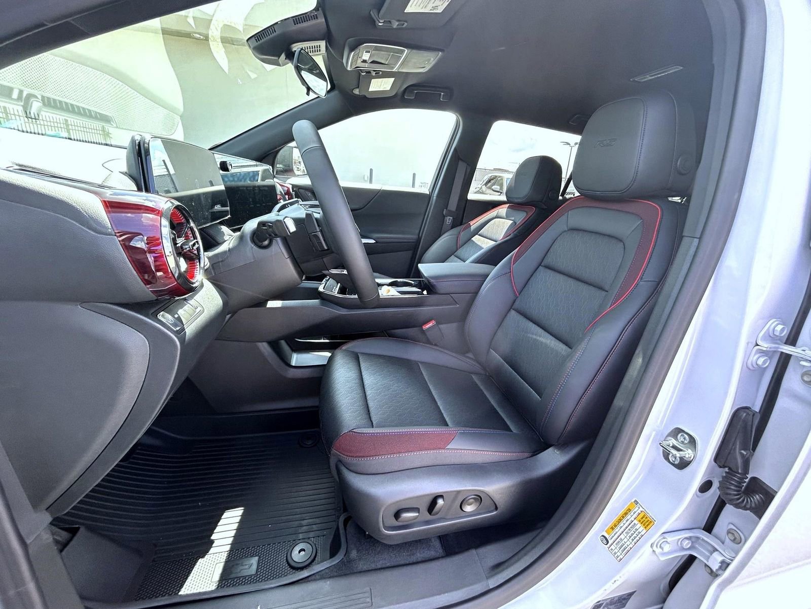 2026 Chevrolet Equinox RS photo 4