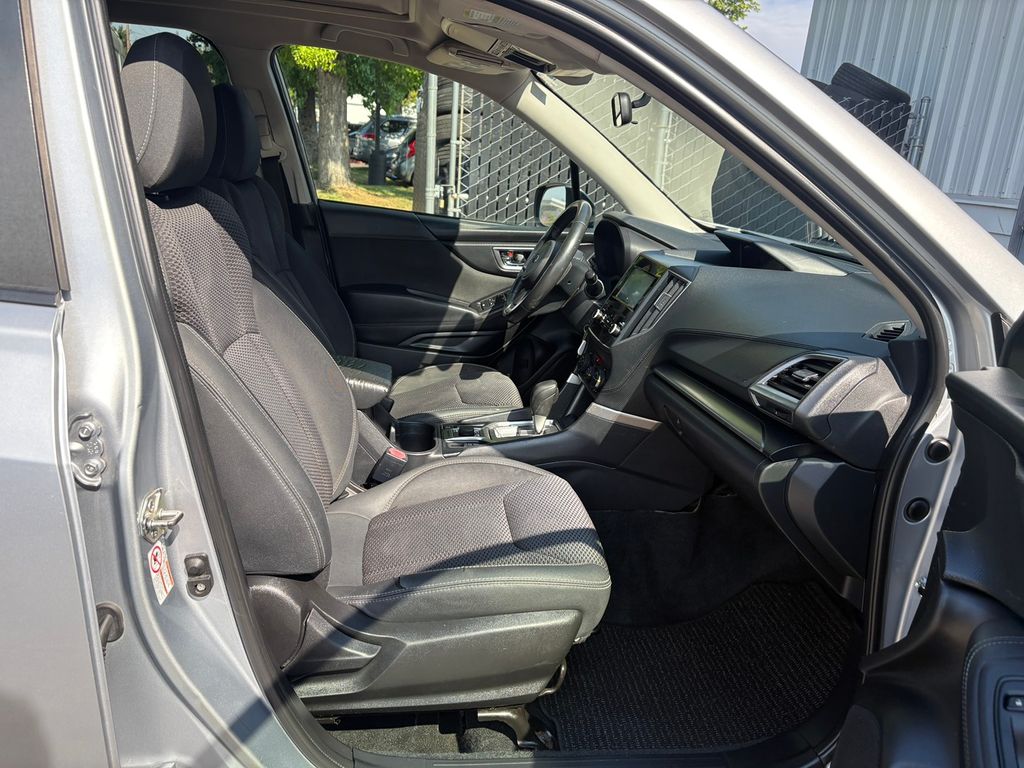 2019 Subaru Forester Premium photo 23