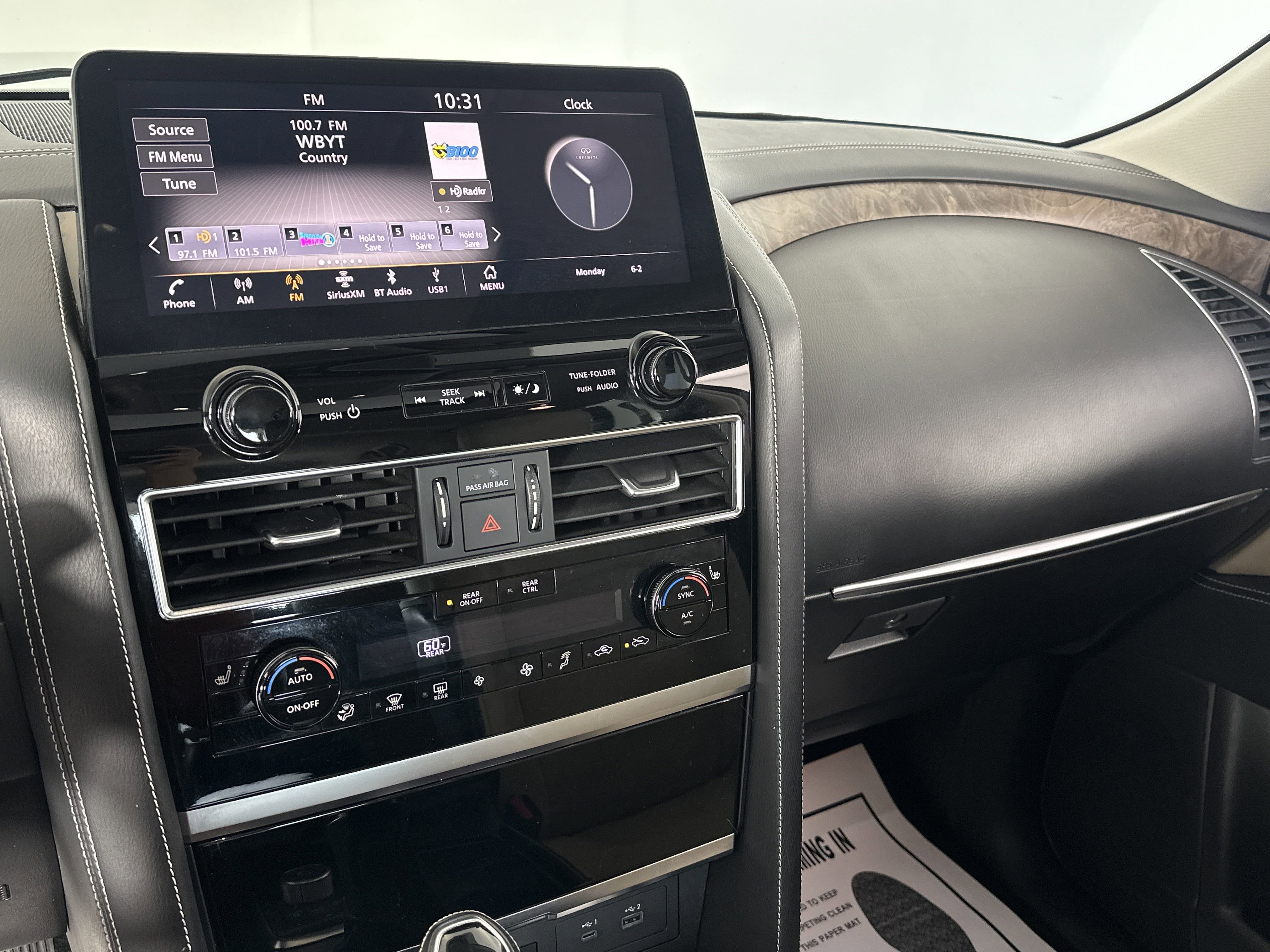 2022 Infiniti QX80 Premium Select photo 3
