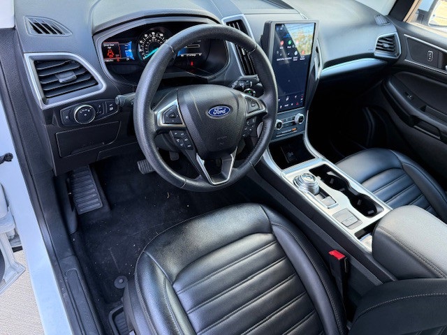 2022 Ford Edge SEL photo 10