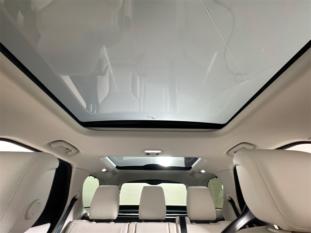 2025 Land Rover Discovery S photo 19
