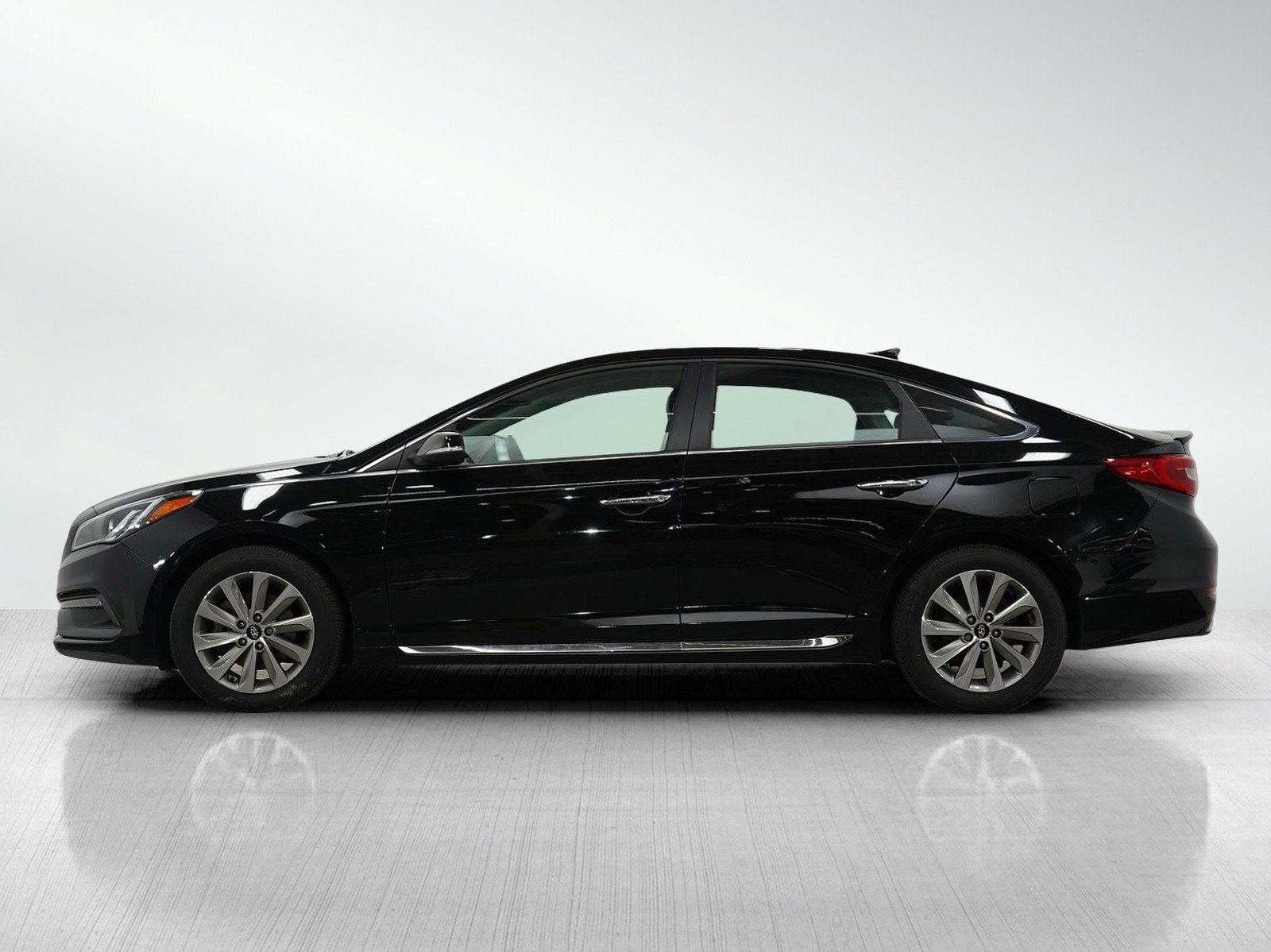 Used 2015 Hyundai Sonata Sport with VIN 5NPE34AF7FH111356 for sale in Minneapolis, Minnesota