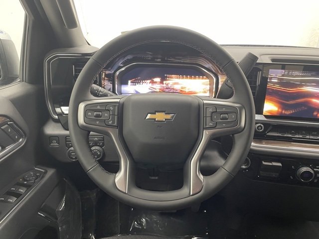 2025 Chevrolet Silverado 1500 LT photo 5