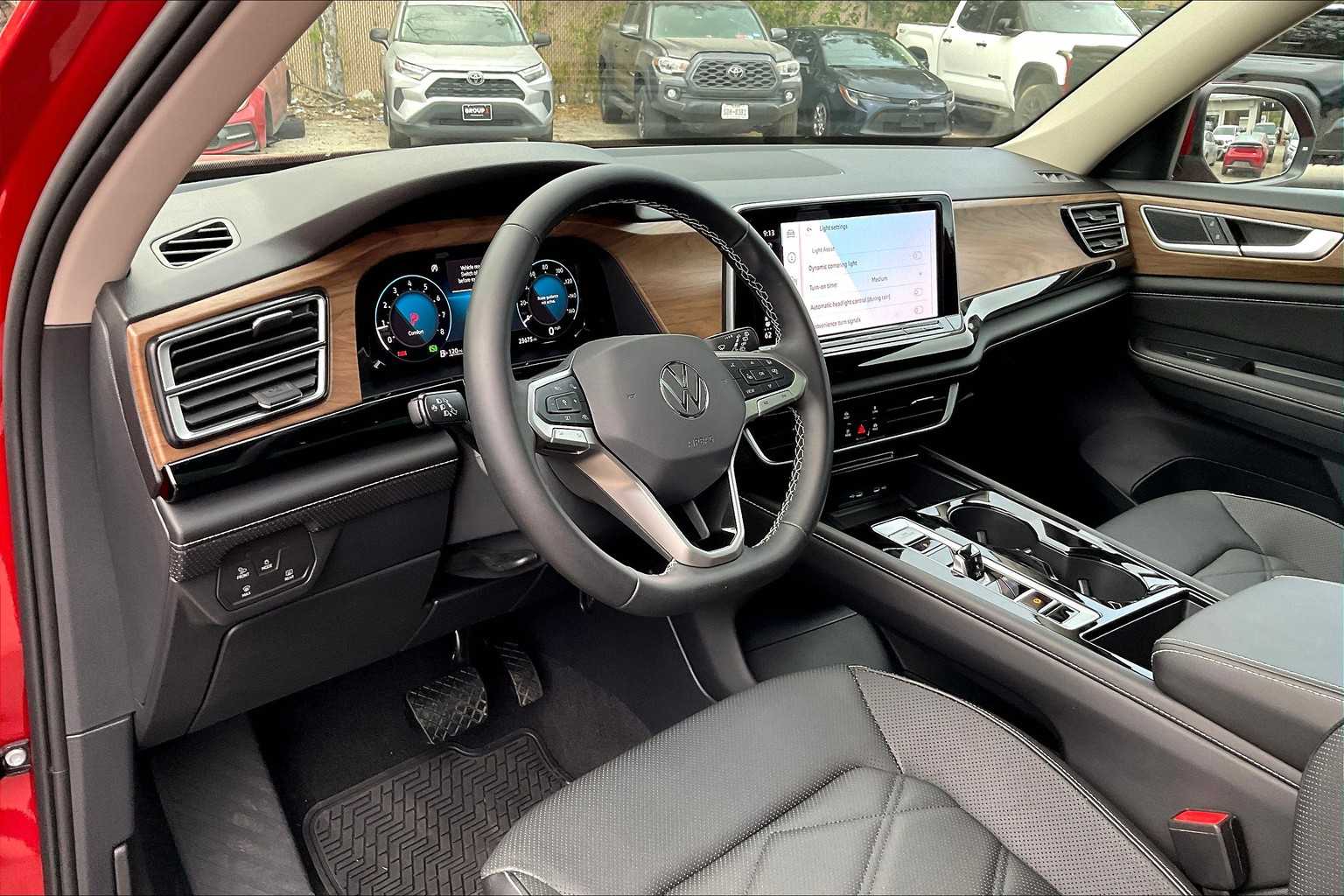 2024 Volkswagen Atlas SE Technology photo 17