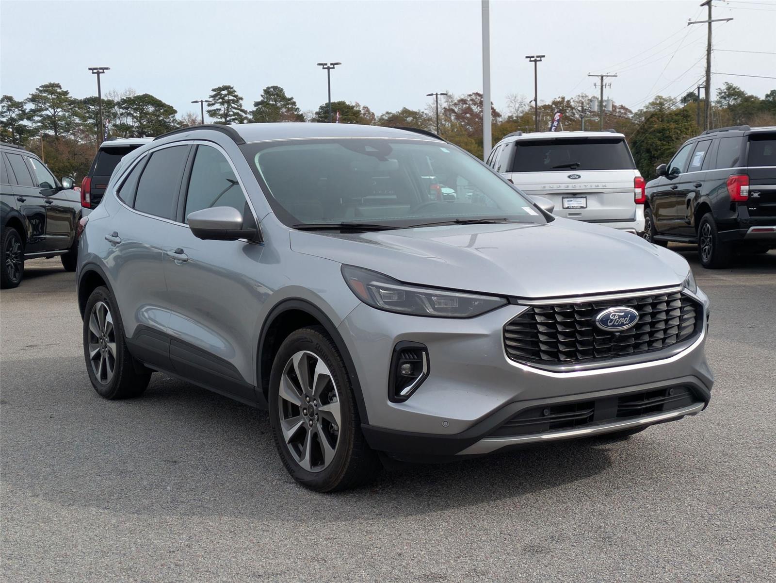 2023 Ford Escape Platinum photo 2