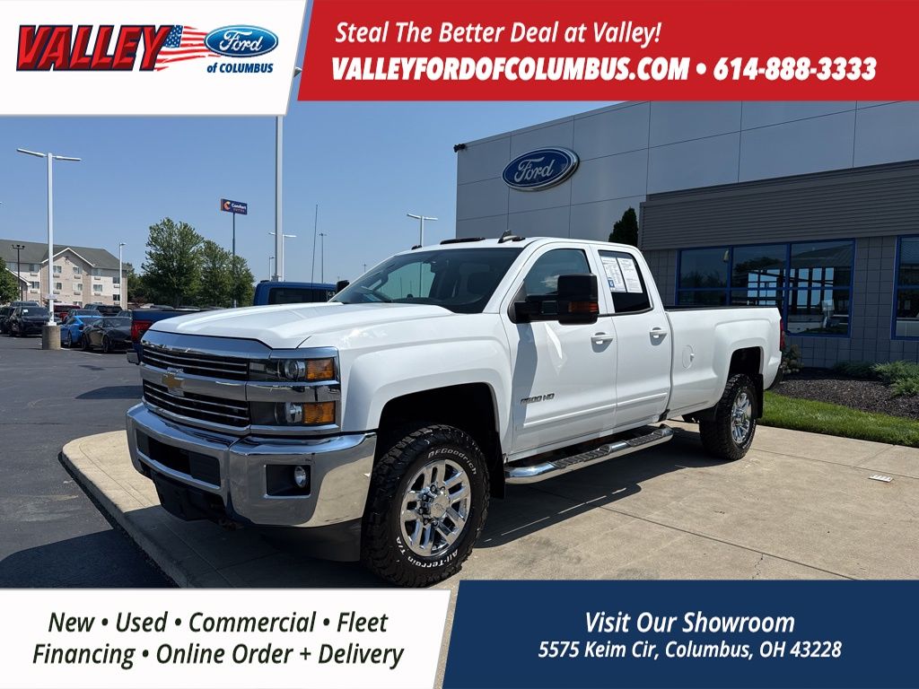 2017 Chevrolet Silverado 2500HD LT photo 2