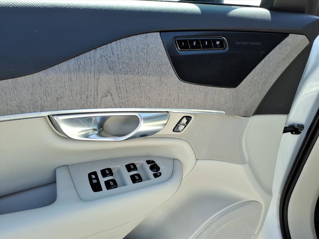 2023 Volvo XC90 Recharge Plus photo 11