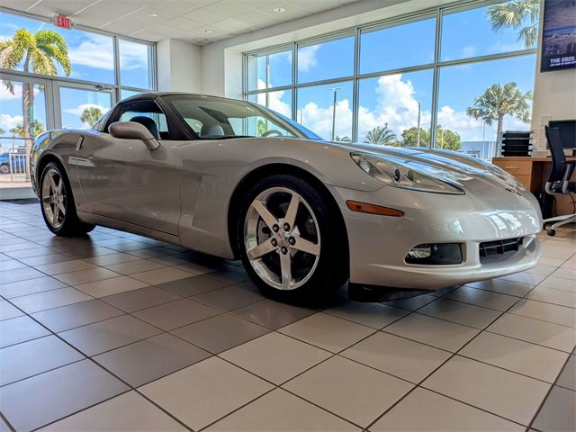 2006 Chevrolet Corvette photo 2