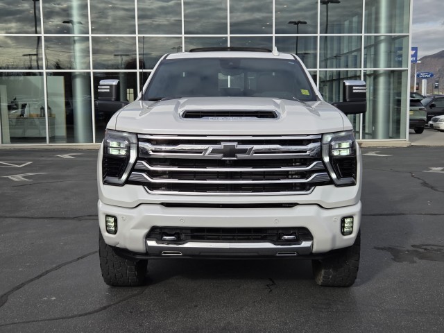 2024 Chevrolet Silverado 3500HD High Country photo 2