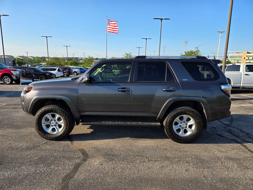2021 Toyota 4Runner SR5 photo 6