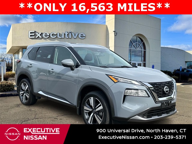 2022 Nissan Rogue SL's photo