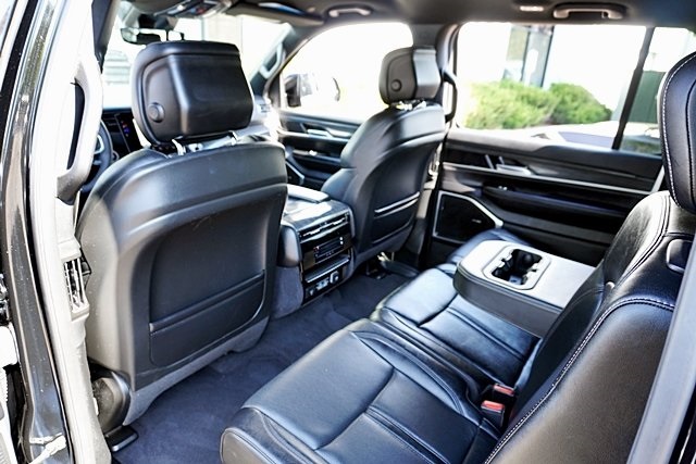 2023 Jeep Wagoneer L Series II photo 16