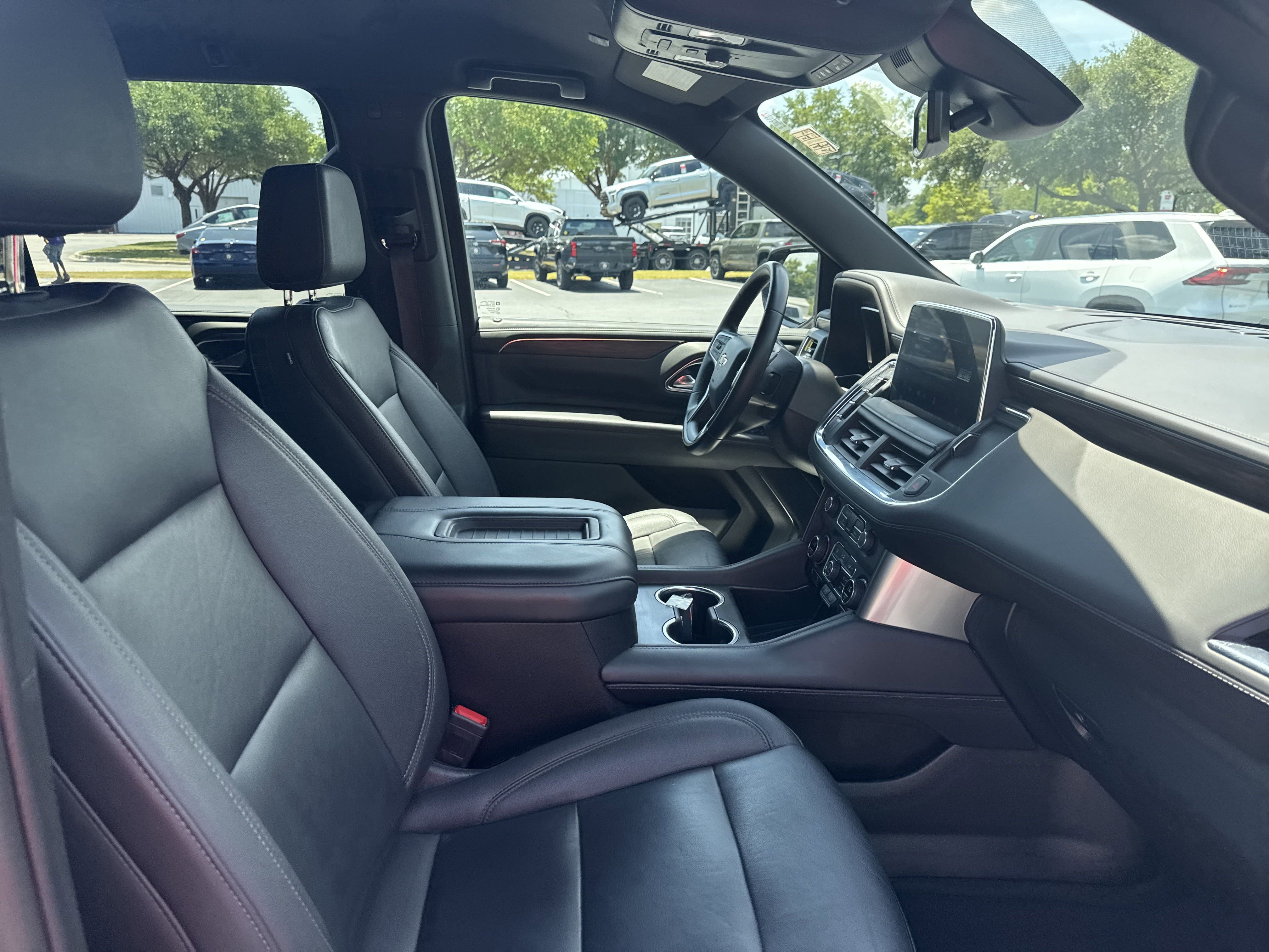 2023 Chevrolet Suburban LT photo 23