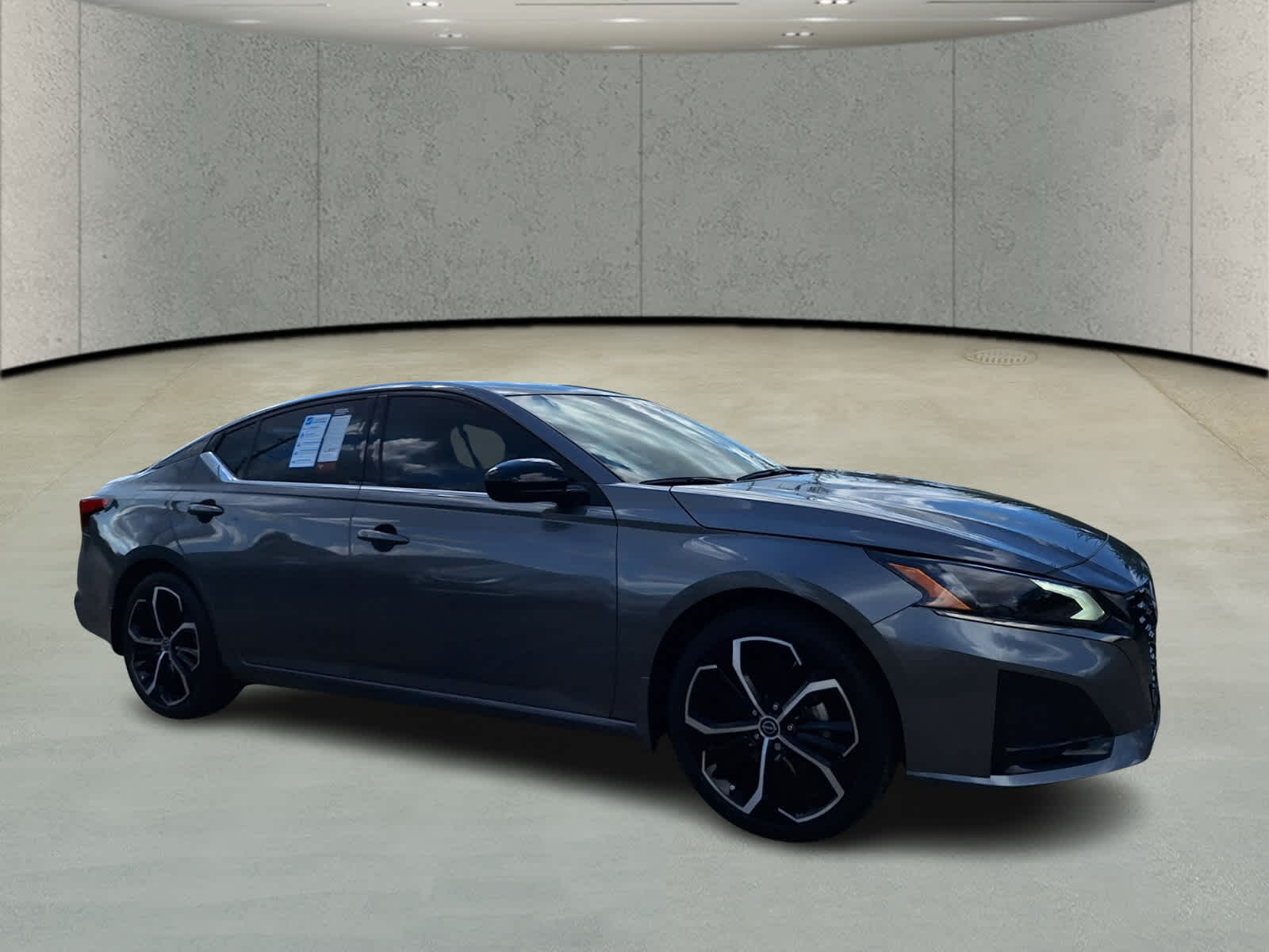 2024 Nissan Altima 2.5 SR photo 3