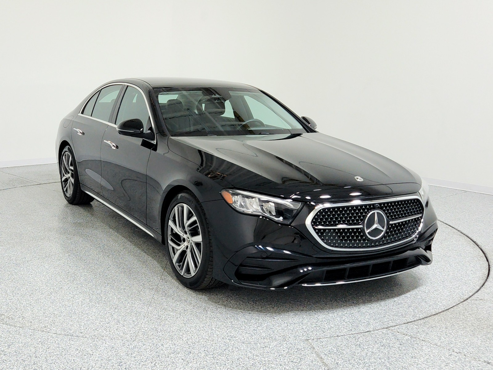 2025 Mercedes Benz E 350 photo 3