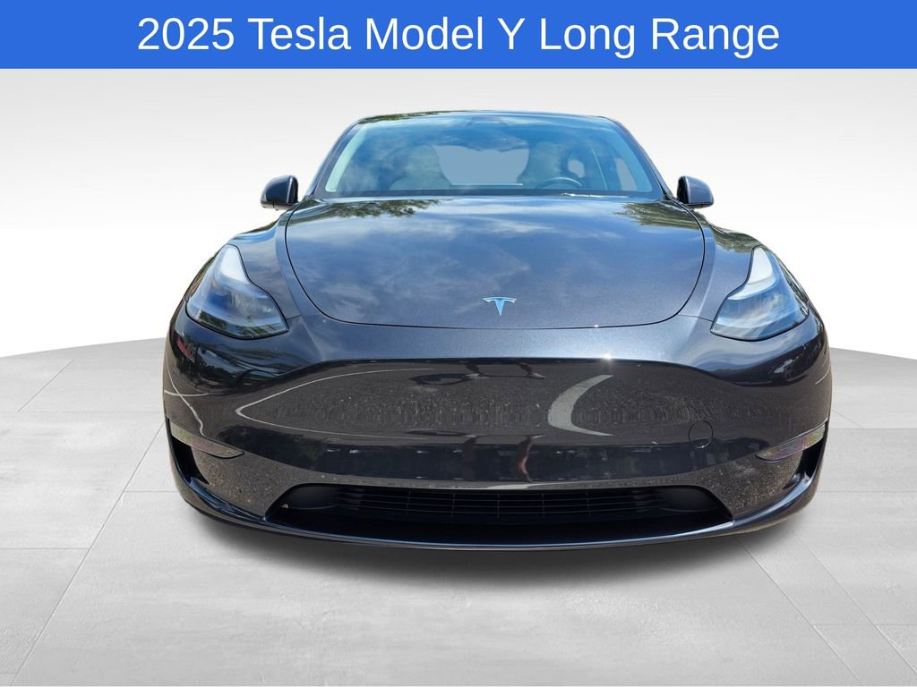 2025 Tesla Model Y Long Range photo 9