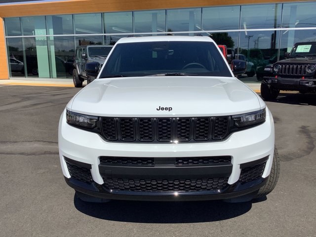 2025 Jeep Grand Cherokee Altitude X photo 2