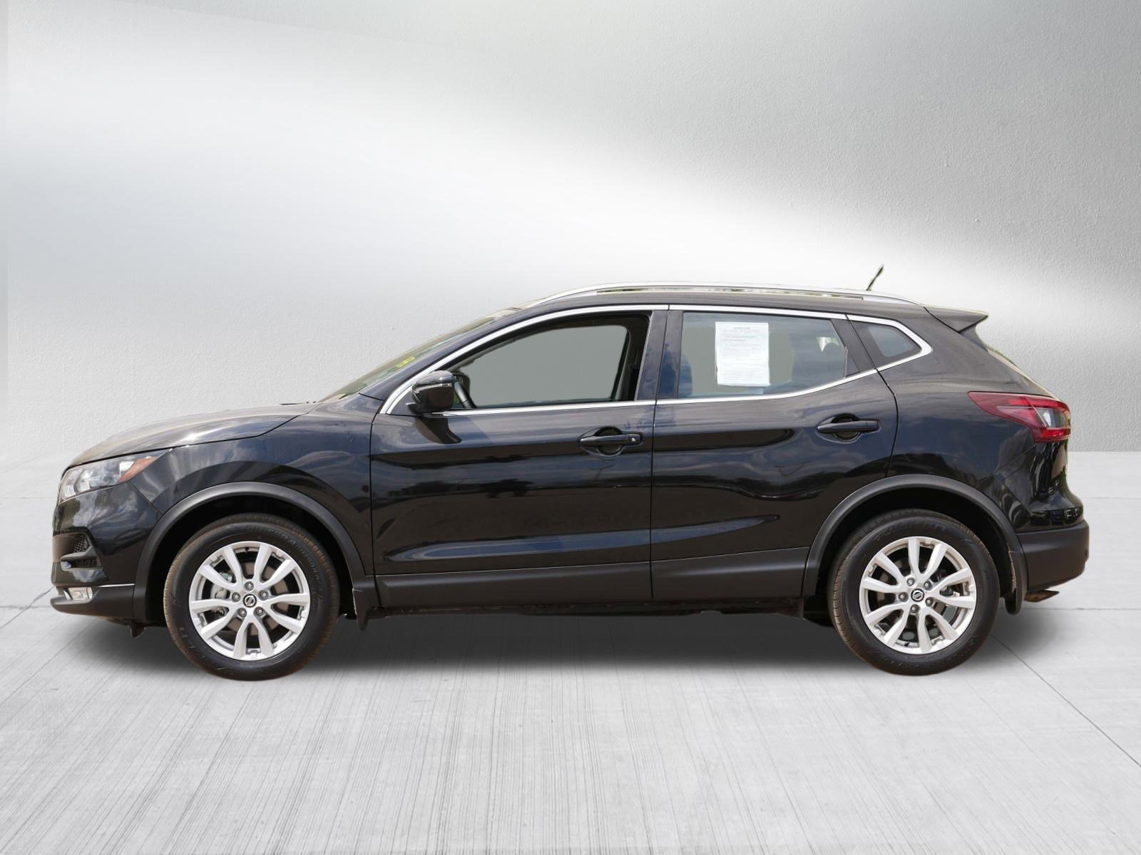 2022 Nissan Rogue Sport SV photo 4