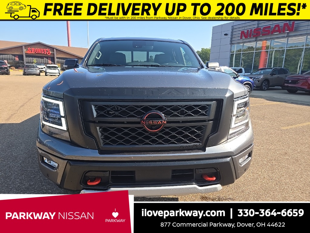 2024 Nissan Titan PRO-4X photo 2