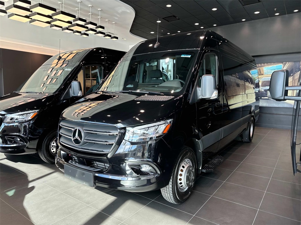 Sprinter Luxury Mercedes Benz Sprinter 3500 Passenger Van New 2025