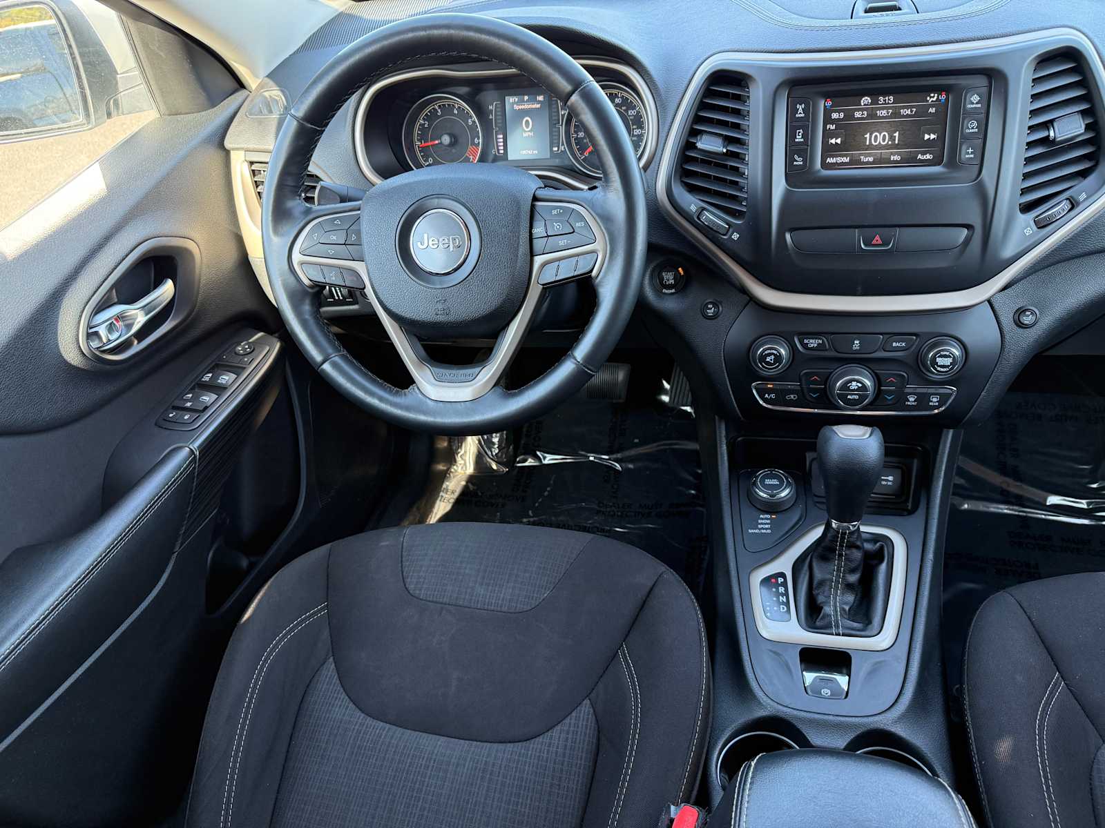 2015 Jeep Cherokee Latitude photo 13
