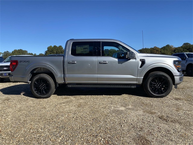2025 Ford F-150 XLT photo 2