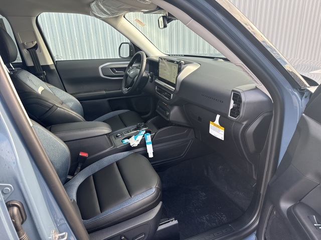 2025 Ford Bronco Sport Outer Banks photo 2