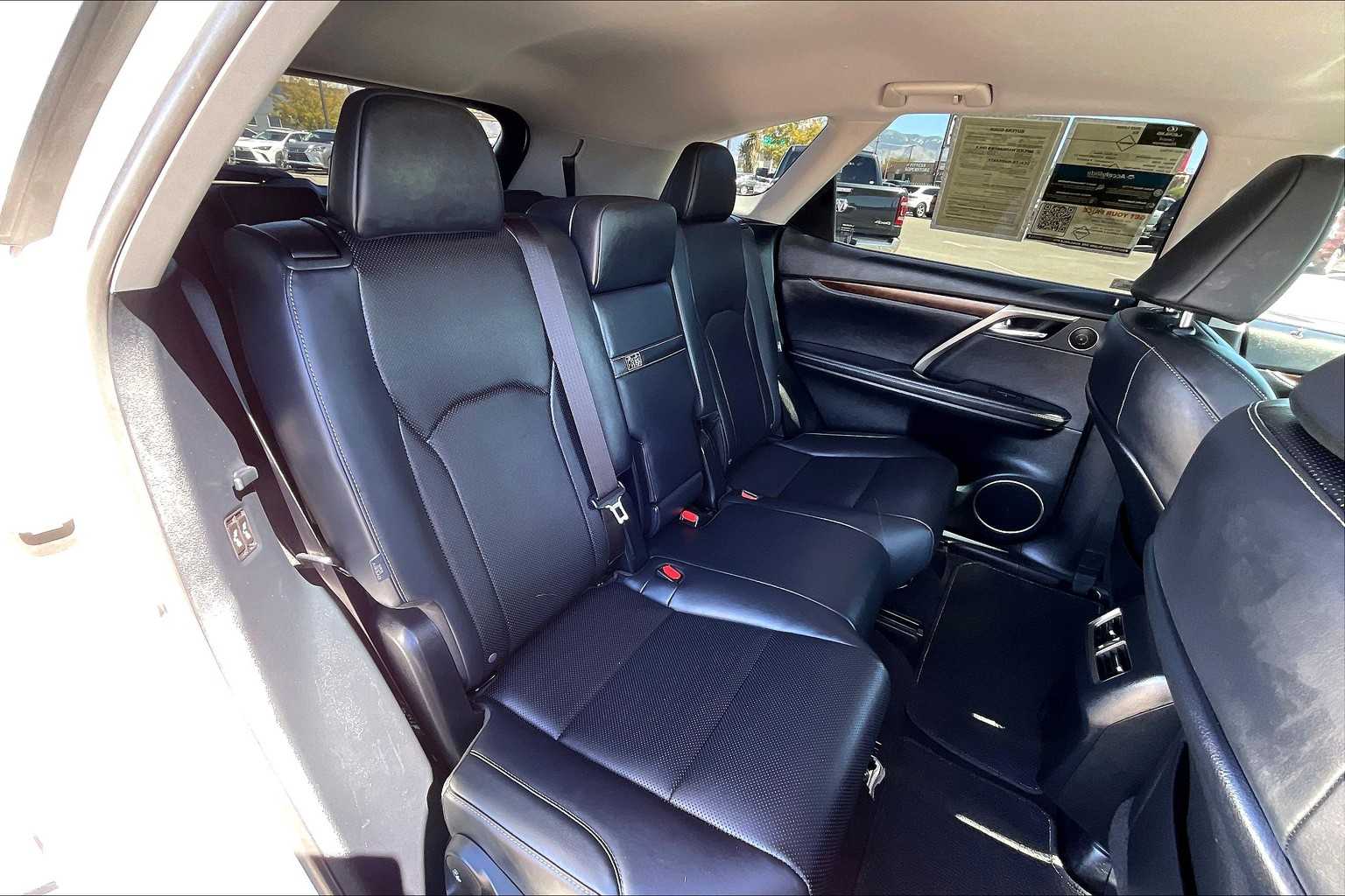 2022 Lexus RX 350L photo 17