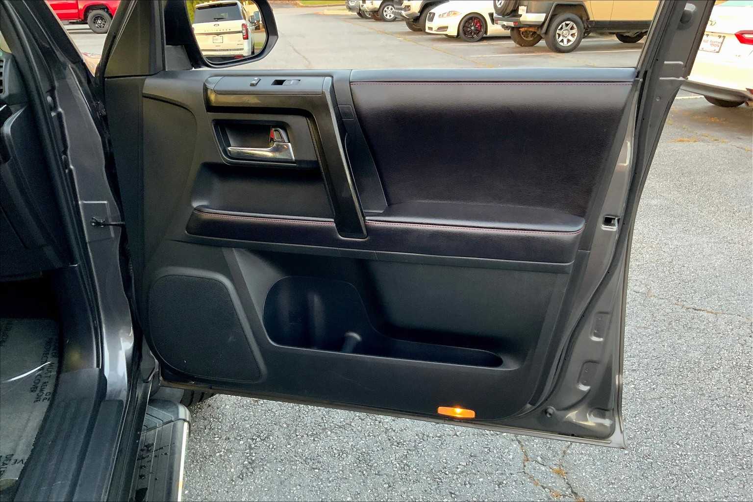 2016 Toyota 4Runner Trail Premium photo 21