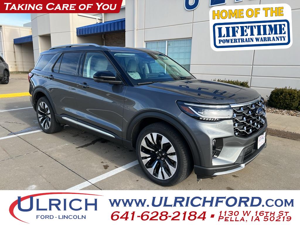 2025 Ford Explorer Platinum's photo