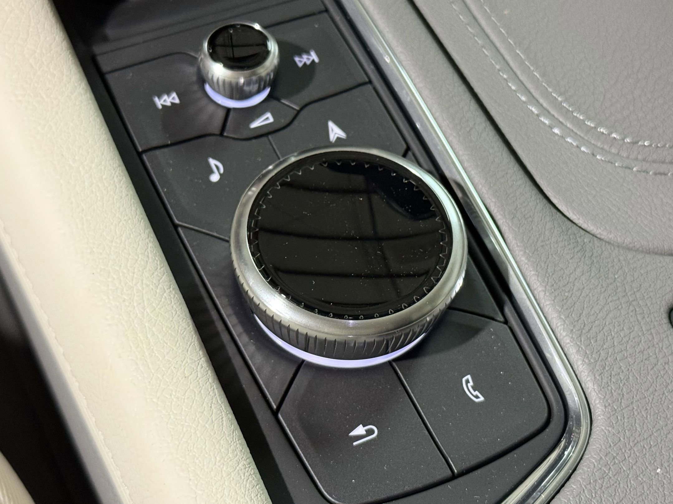 2025 Cadillac XT6 Premium Luxury photo 30