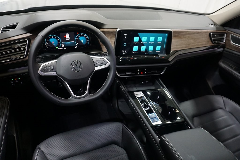 2025 Volkswagen Atlas SEL photo 16