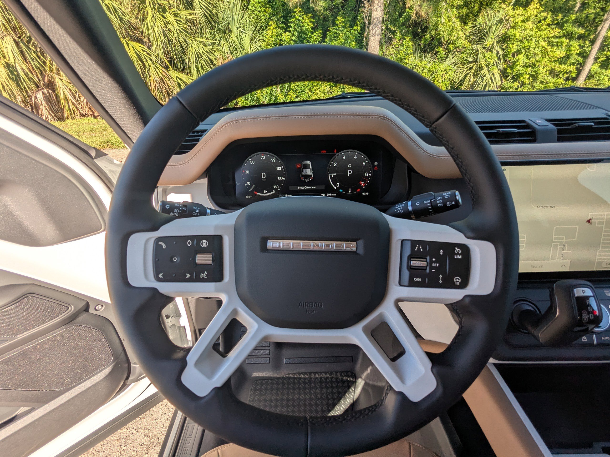 2026 Land Rover Defender 110 S photo 27