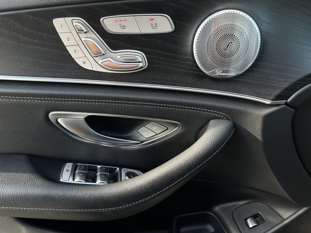 2019 Mercedes Benz E 300 4MATIC photo 12