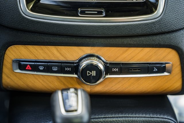 2022 Volvo XC90 Momentum photo 17